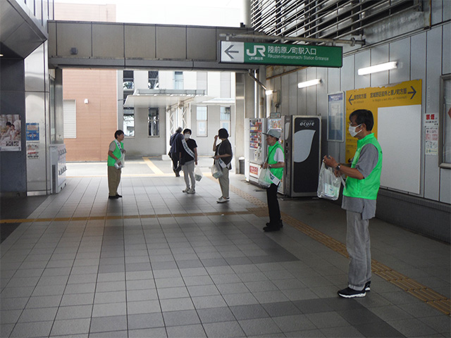 JR陸前原ノ町駅前における啓発活動(社明宮城野地区)